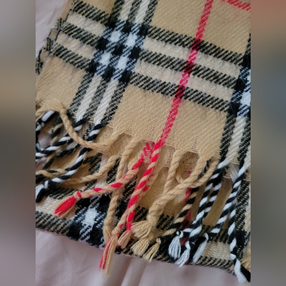 Plaid scarf - Picture 4 of 4